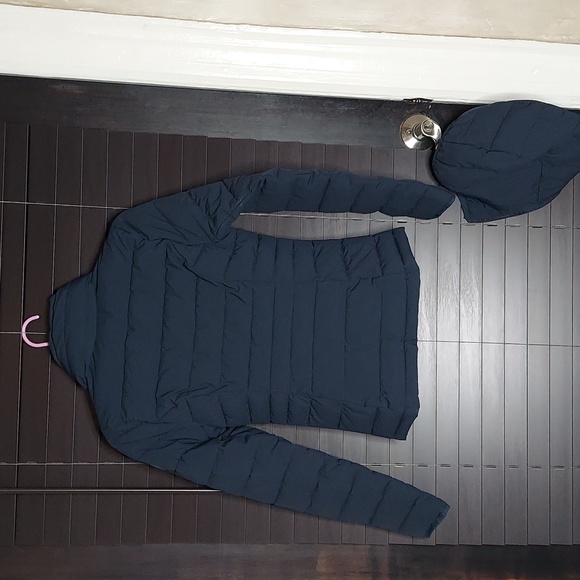 Abercrombie & Fitch NWOT stretch lightweight, packable puffer Jacket - Picture 13 of 15